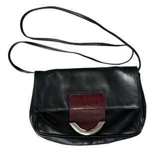 VTG Desmo black leather burgundy crocodile strap silver buckle crossbody purse